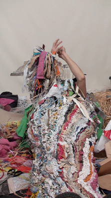 Rebecca Kinsey, Labour (64hrs), 2013. Video still.