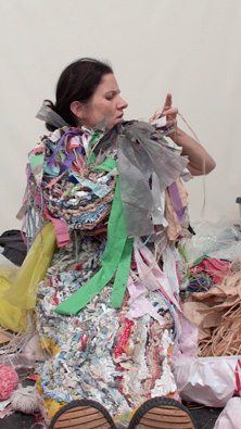 Rebecca Kinsey, Labour (64hrs), 2013. Video still.